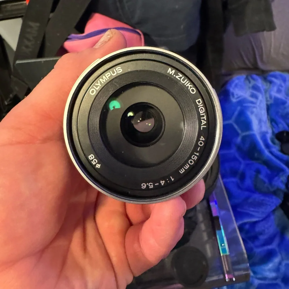 Olympus M.Zuiko Digital 40-150mm Lens in Black